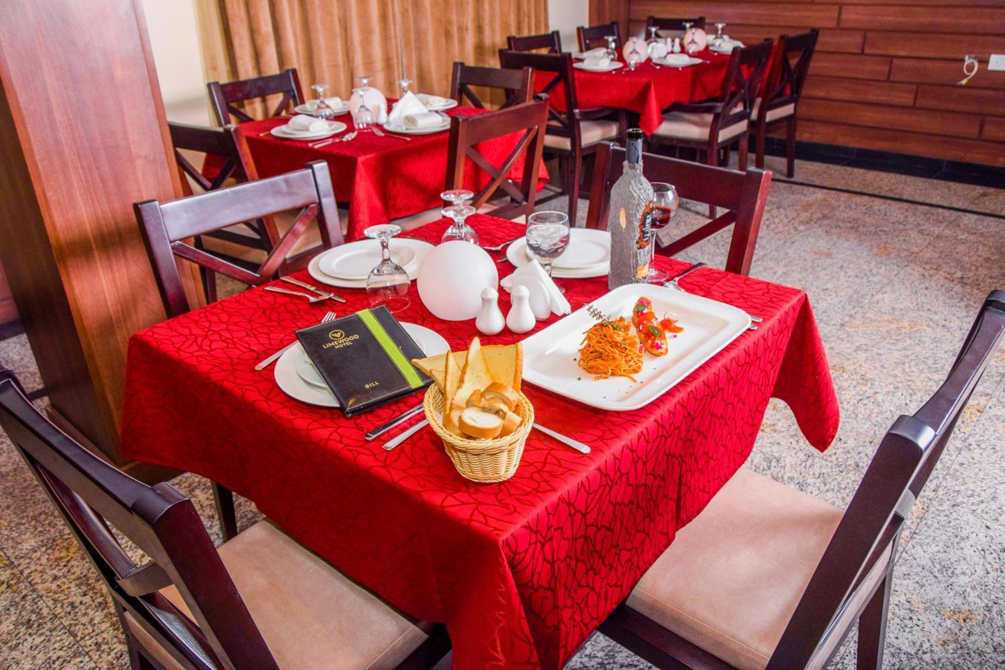 Limewood Hotel Port Harcourt Esterno foto